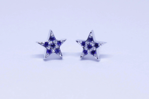 White gold star earrings with zapphires