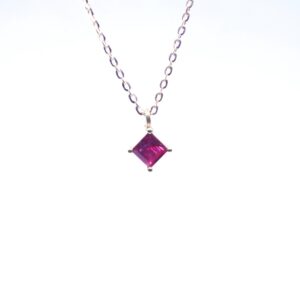 Pendente in oro rosa con rubino