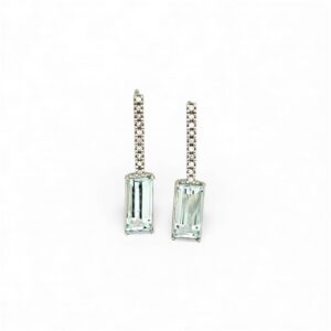 Orecchini in oro bianco con diamanti e acquamarina