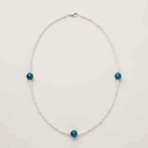 Necklace with freshwater pearls and labradorite